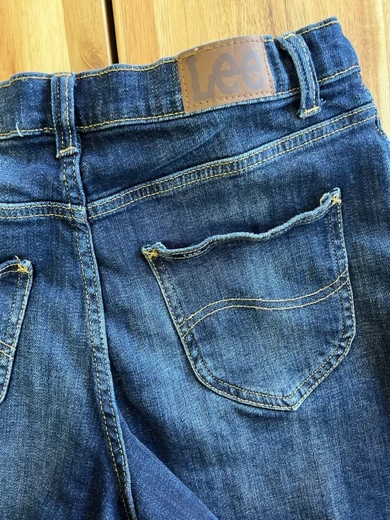 Lee Heritage High Rise Shorts Womens 10 Relaxed Fit Button Fly Cutoff Denim - Picture 5 of 6